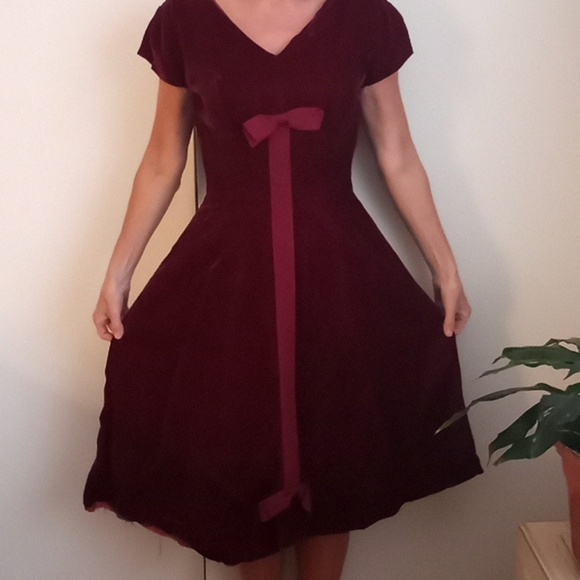 Vintage 50s Velvet Abe Schrader Burgundy Red Retro Front Bow Cocktail Dress - Picture 1 of 7